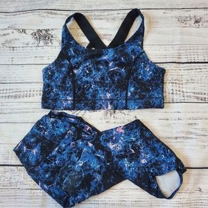 Torrid Active Abstract Cropped Legging and Sports bra, size 2